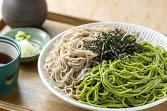 牧之原茶の2色ざる蕎麦